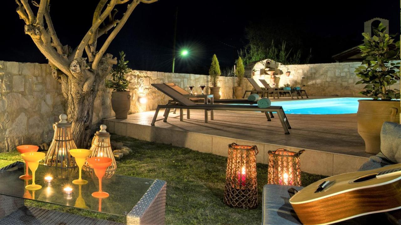 World Villa Tavronitis  Exterior photo